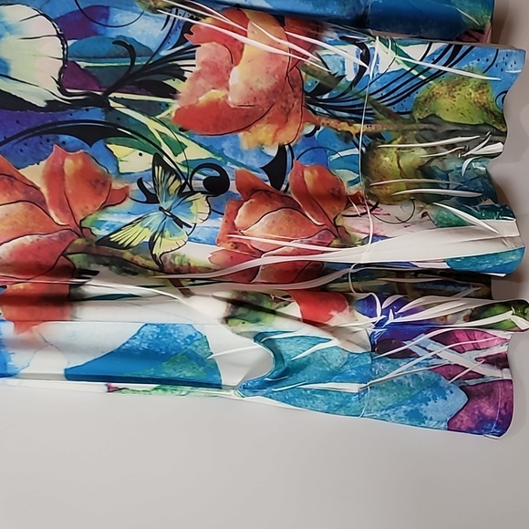 Reina Butterfly Floral Travel Dress! W/POCKETS - Picture 13 of 13